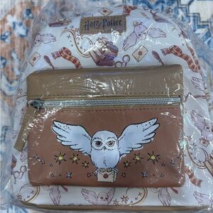 Bioworld Harry Potter Backpack - White and Tan